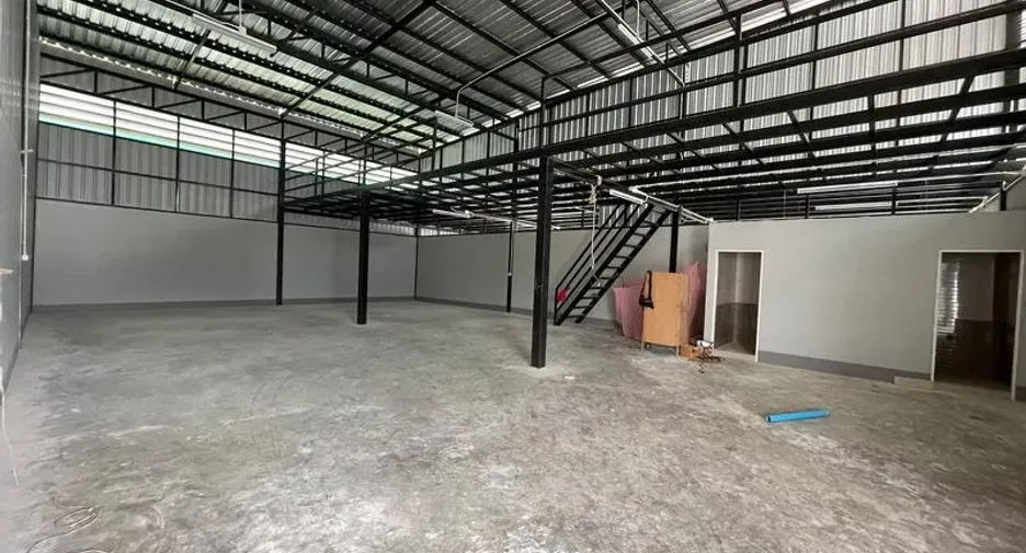 For rent warehouse in Khlong Luang, Pathum Thani