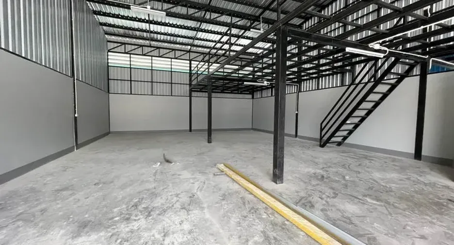 For rent warehouse in Khlong Luang, Pathum Thani