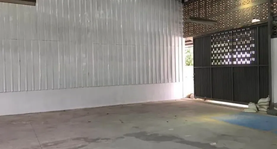 出租 仓库 在 Mueang Samut Prakan, Samut Prakan