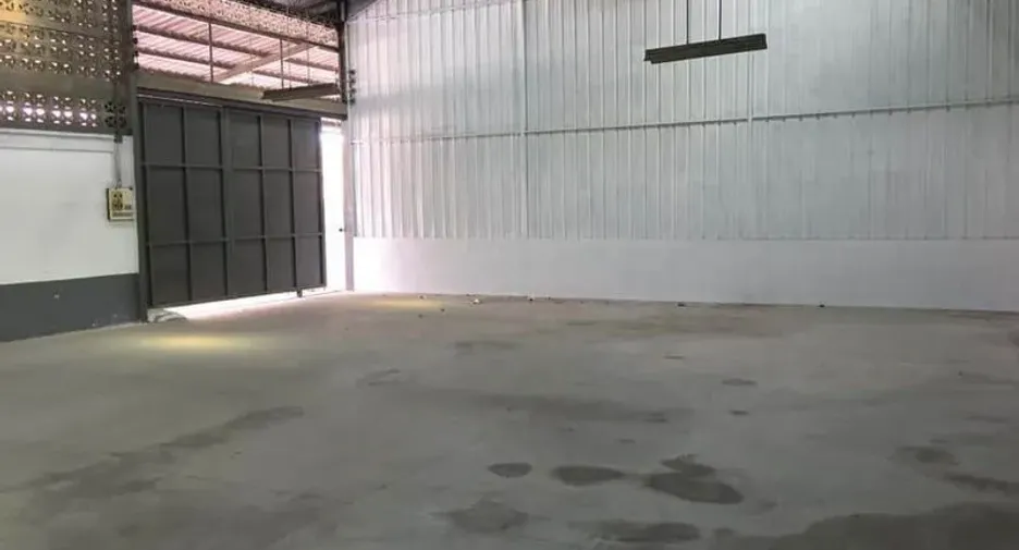 出租 仓库 在 Mueang Samut Prakan, Samut Prakan