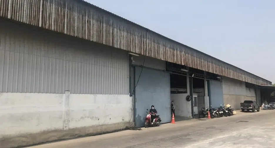 À louer entrepôt à Pak Kret, Nonthaburi