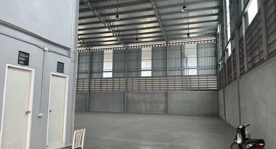 For rent warehouse in Bang Sao Thong, Samut Prakan