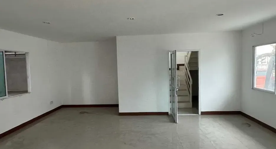 For rent warehouse in Bang Sao Thong, Samut Prakan
