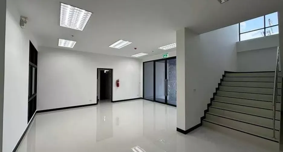 Lagerhaus zur Miete in Si Racha, Chonburi