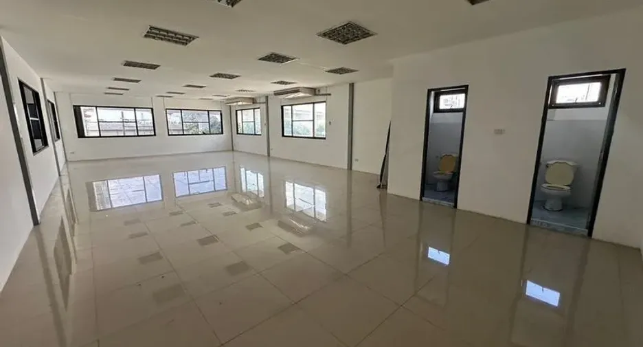 Lagerhaus zur Miete in Suan Luang, Bangkok