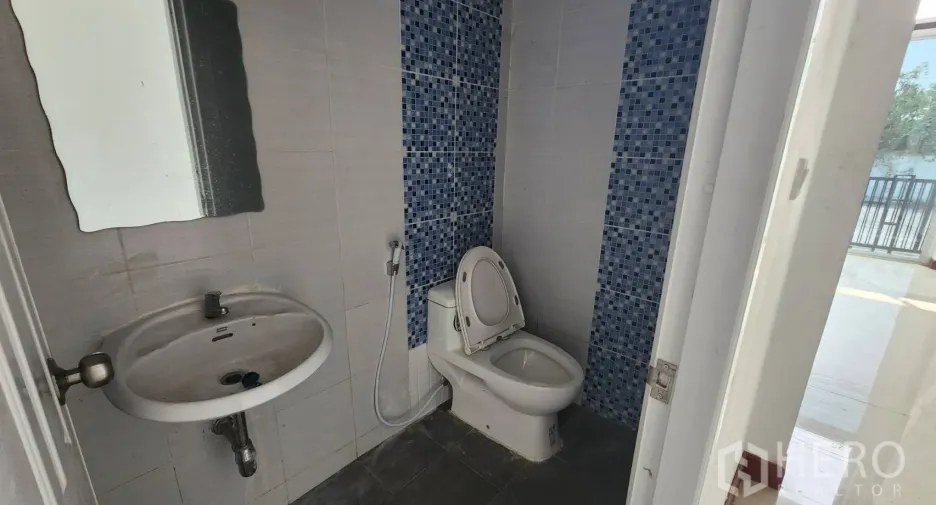 For rent 1 bed warehouse in Bang Khun Thian, Bangkok