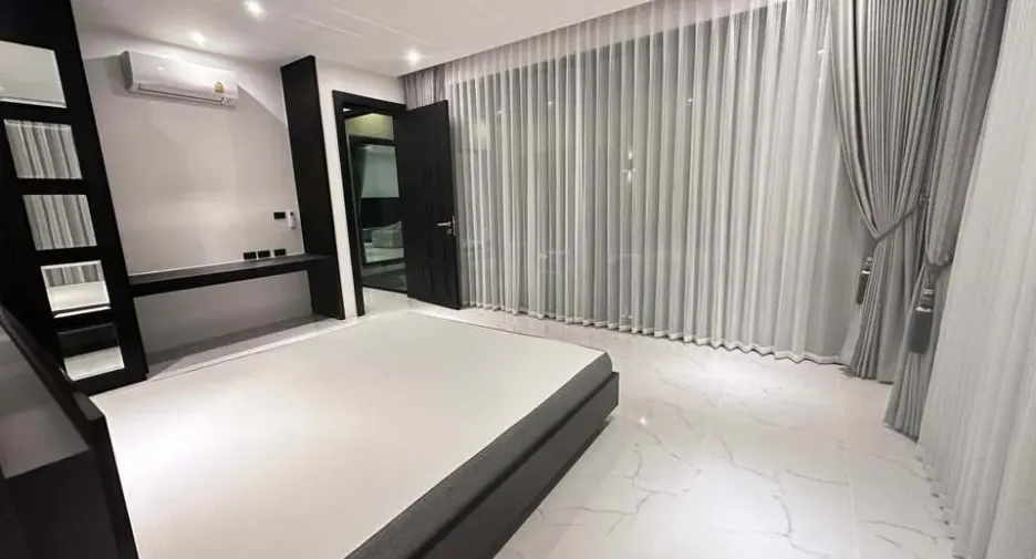 For rent 3 bedrooms villa in Mueang Phuket, Phuket