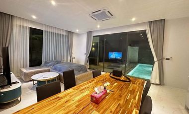 À louer 3 chambres villa à Mueang Phuket, Phuket
