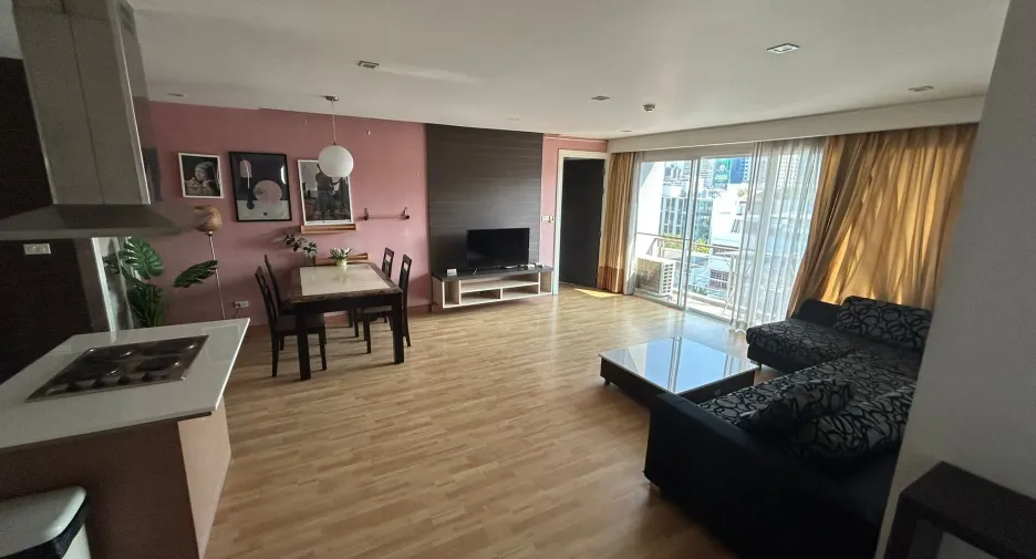 For sale 20 bedrooms hotel in Watthana, Bangkok