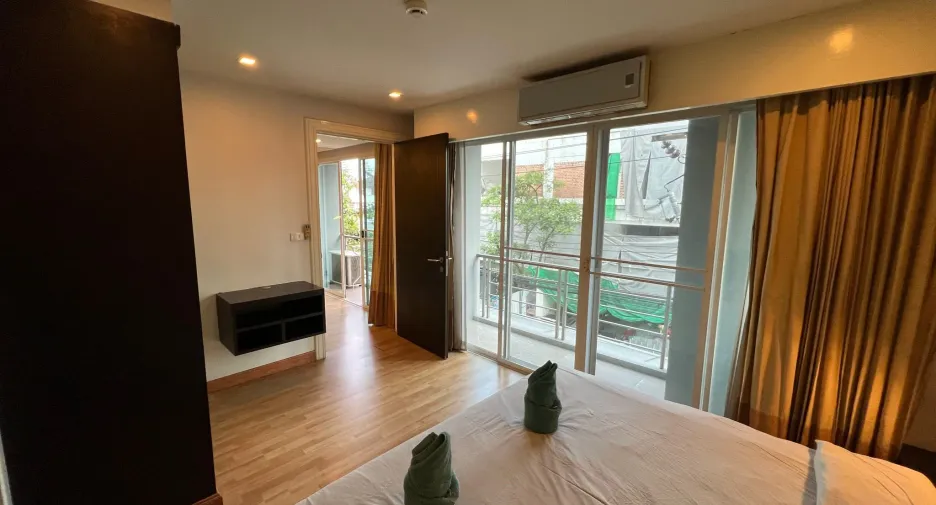 For sale 20 bedrooms hotel in Watthana, Bangkok