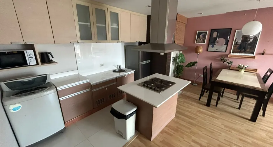 For sale 20 bedrooms hotel in Watthana, Bangkok