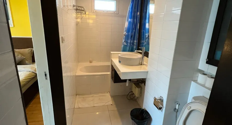 For sale 20 bedrooms hotel in Watthana, Bangkok