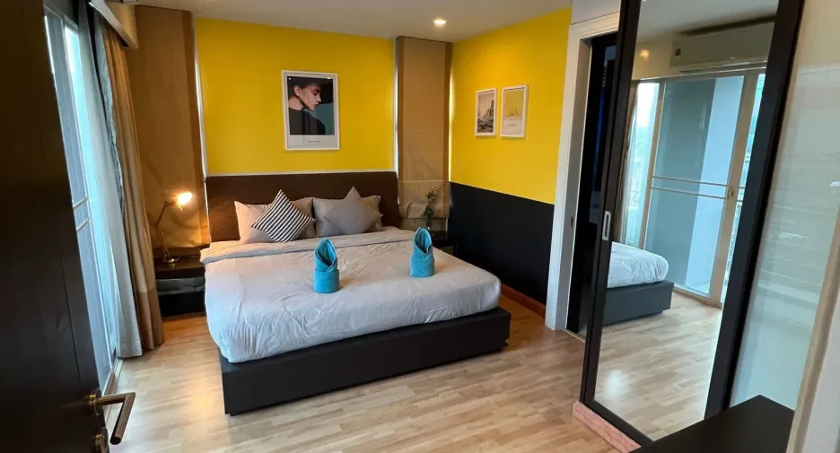 For sale 20 bedrooms hotel in Watthana, Bangkok