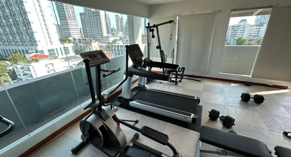 For sale 20 bedrooms hotel in Watthana, Bangkok