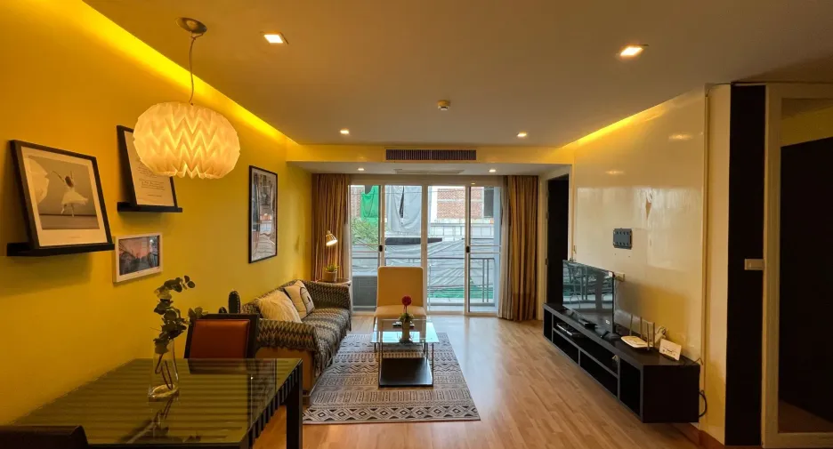 For sale 20 bedrooms hotel in Watthana, Bangkok