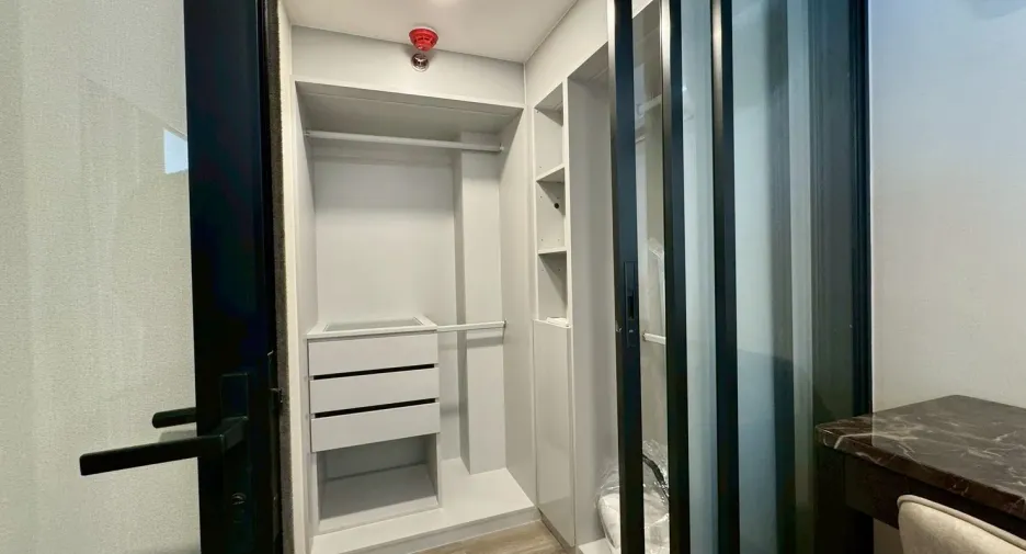 For rent 2 bedrooms condo in Chatuchak, Bangkok