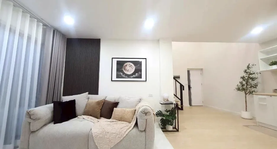 For sale 2 bedrooms condo in Phra Khanong, Bangkok
