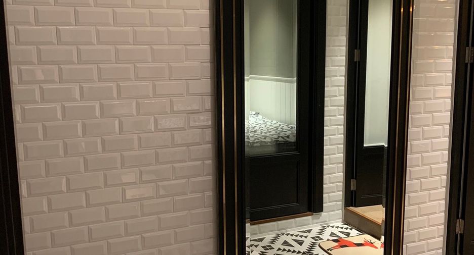For sale 2 bedrooms condo in Bang Rak, Bangkok