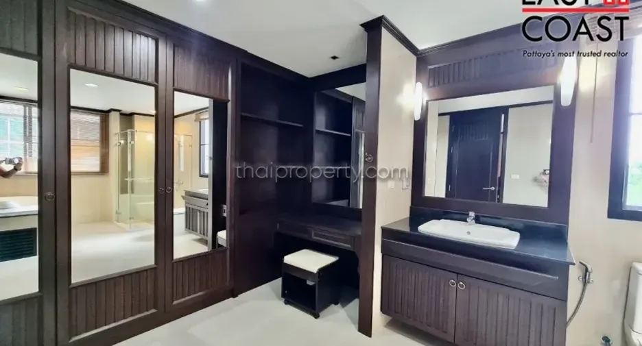 For rent and for sale 2 bedrooms condo in Bang Lamung, Chonburi