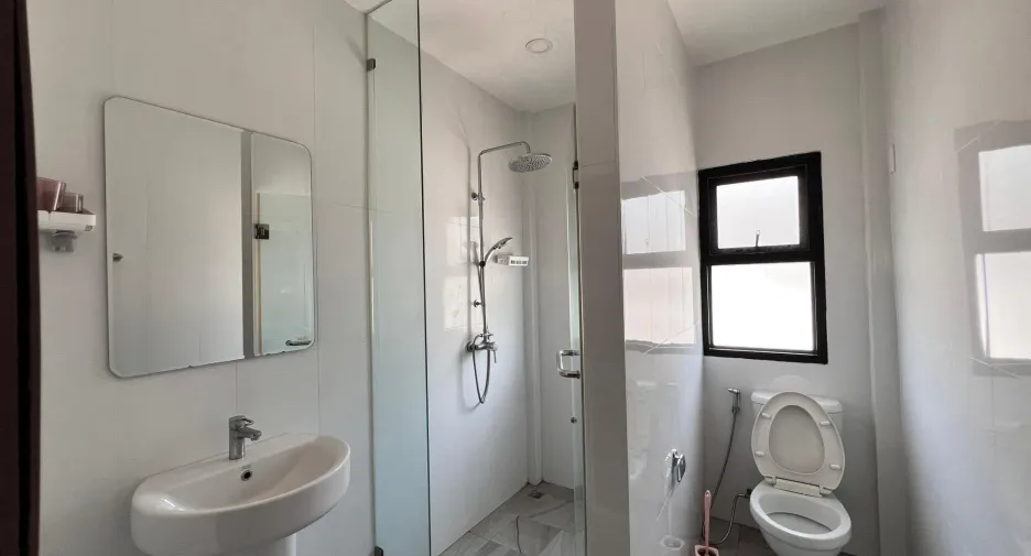 For rent 3 bedrooms house in Mueang Chiang Mai, Chiang Mai