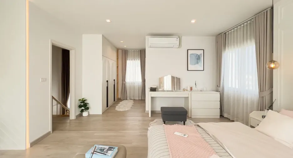 For rent 3 bedrooms townhouse in Pak Kret, Nonthaburi