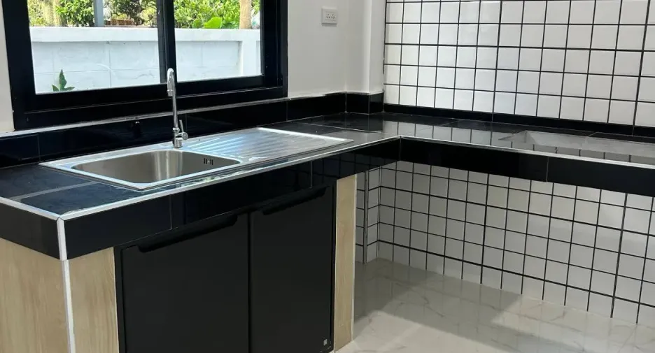 For sale 4 bedrooms house in Mueang Surat Thani, Surat Thani