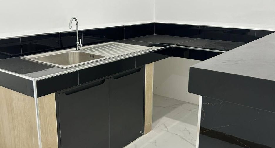 Casa en venta de 4 habitaciones en Mueang Surat Thani, Surat Thani