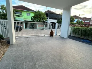 For sale 4 bedrooms house in Mueang Surat Thani, Surat Thani
