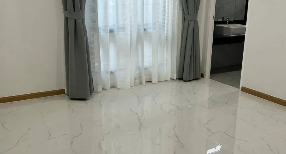For sale 4 bedrooms house in Mueang Surat Thani, Surat Thani