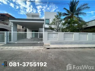 For sale 4 bedrooms house in Mueang Surat Thani, Surat Thani