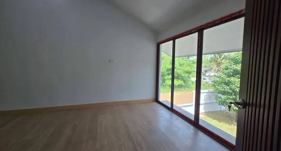 For sale 3 bedrooms house in Mueang Surat Thani, Surat Thani