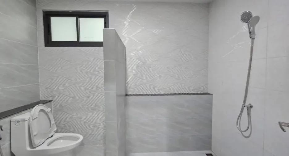 For sale 3 bedrooms house in Mueang Surat Thani, Surat Thani