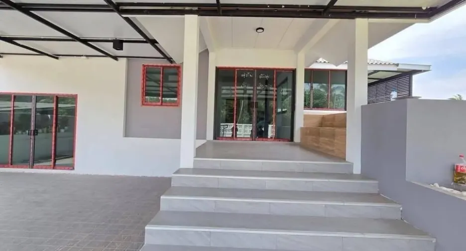 For sale 3 bedrooms house in Mueang Surat Thani, Surat Thani