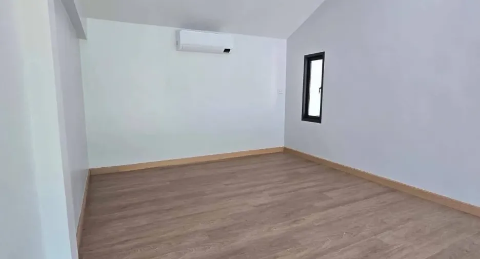 For sale 3 bedrooms house in Mueang Surat Thani, Surat Thani