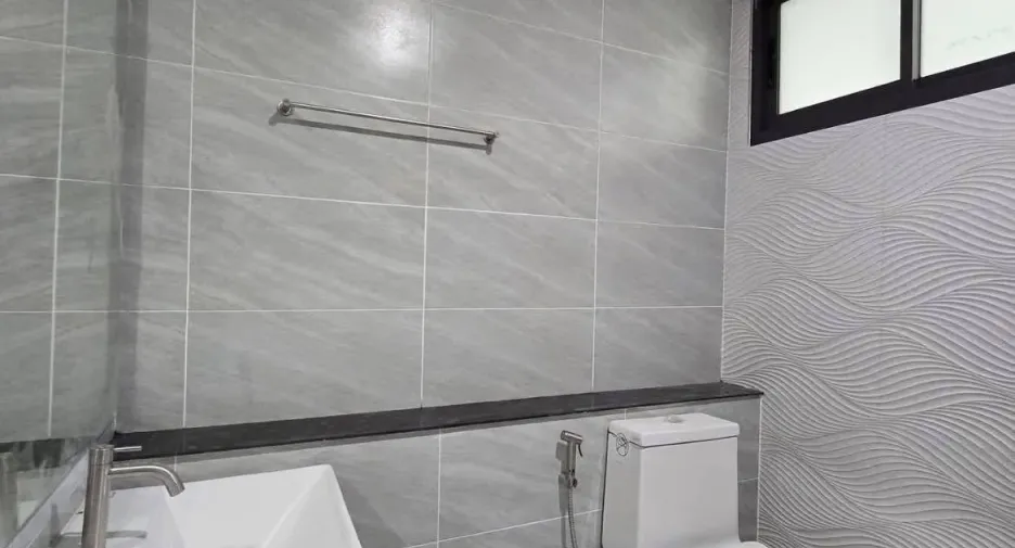 For sale 3 bedrooms house in Mueang Surat Thani, Surat Thani