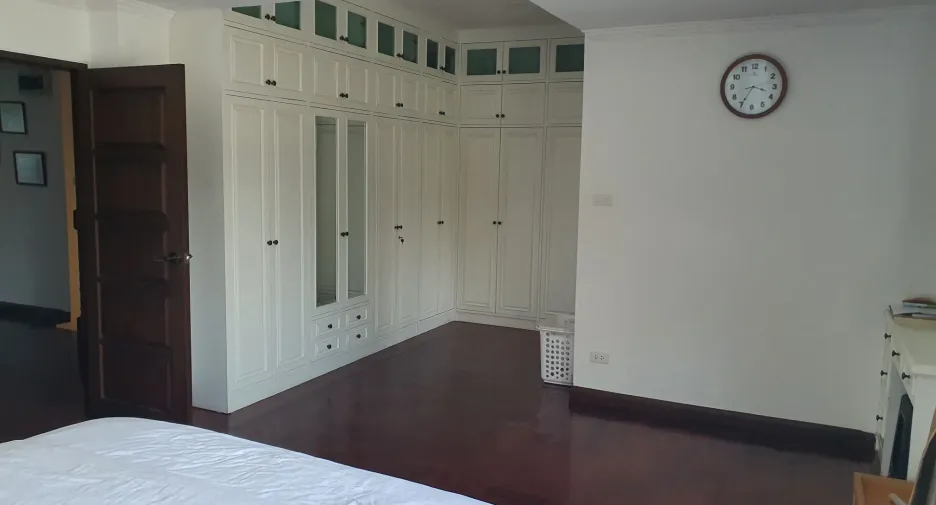 For sale 6 bedrooms townhouse in Prawet, Bangkok