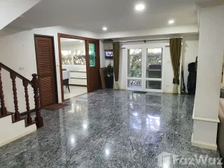 出售 6 卧室 联排别墅 在 Prawet, 曼谷