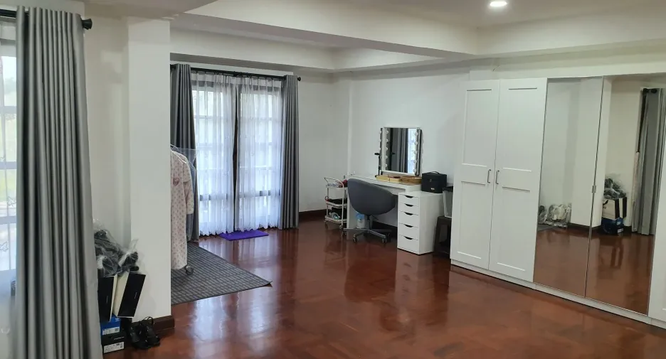 For sale 6 bedrooms townhouse in Prawet, Bangkok
