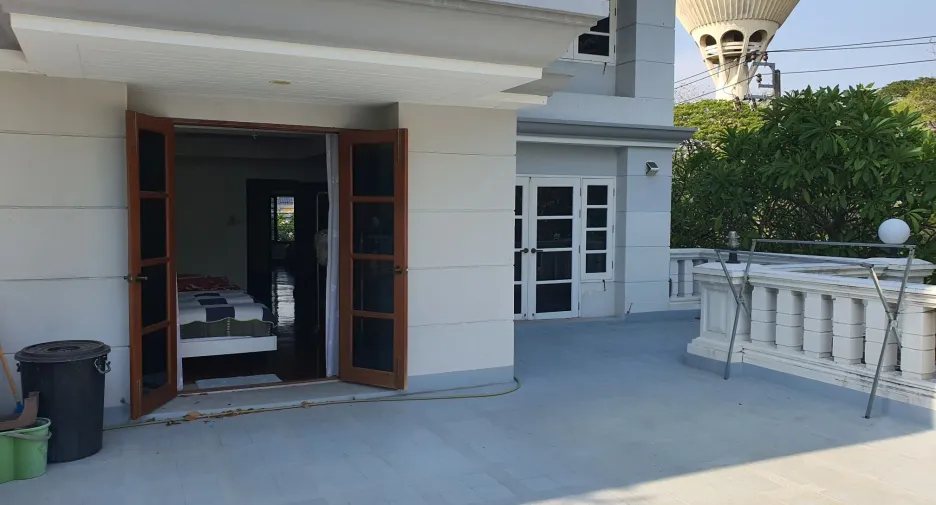 For sale 6 bedrooms townhouse in Prawet, Bangkok