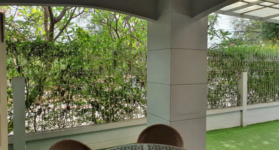 For sale 6 bedrooms townhouse in Prawet, Bangkok