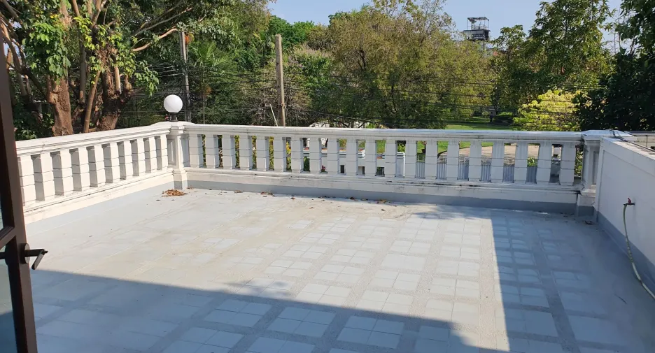 For sale 6 bedrooms townhouse in Prawet, Bangkok