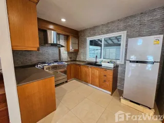 Продажа 4 спальни таунхаус в Пращет, Бангкок