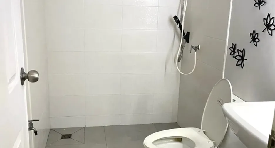 For rent 2 bedrooms condo in Bang Kapi, Bangkok