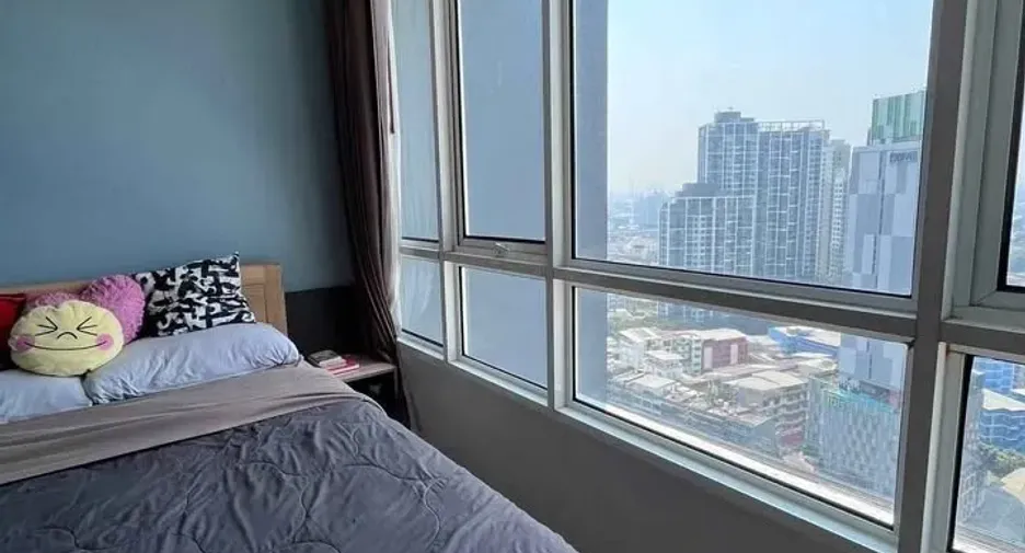 For rent 2 bedrooms condo in Khlong Toei, Bangkok
