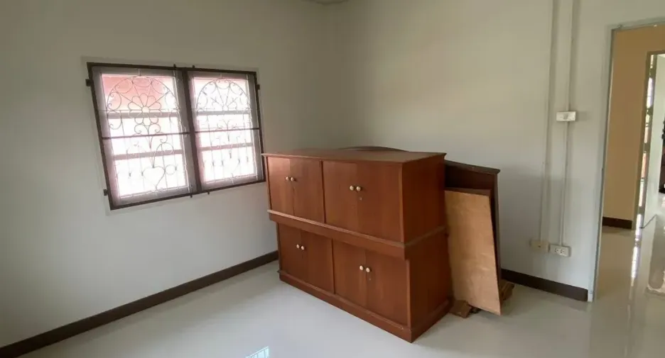 Haus zum Kauf mit 4 Zimmer in Min Buri, Bangkok