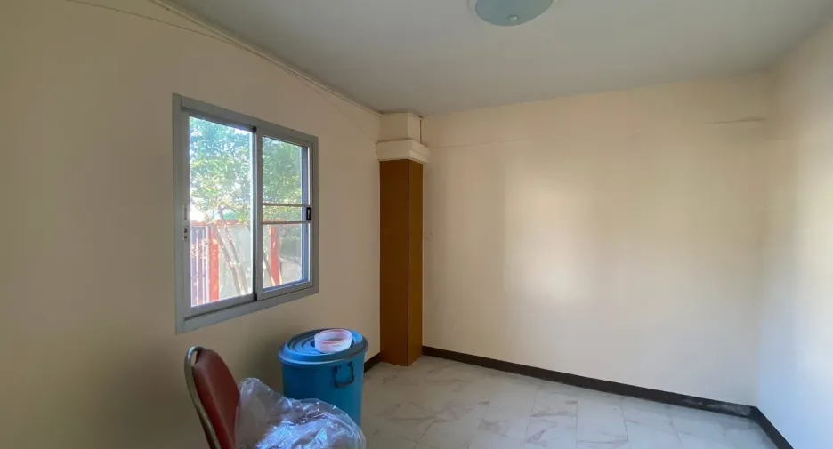 Haus zum Kauf mit 4 Zimmer in Min Buri, Bangkok