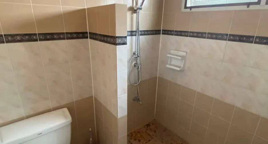 Haus zum Kauf mit 4 Zimmer in Min Buri, Bangkok