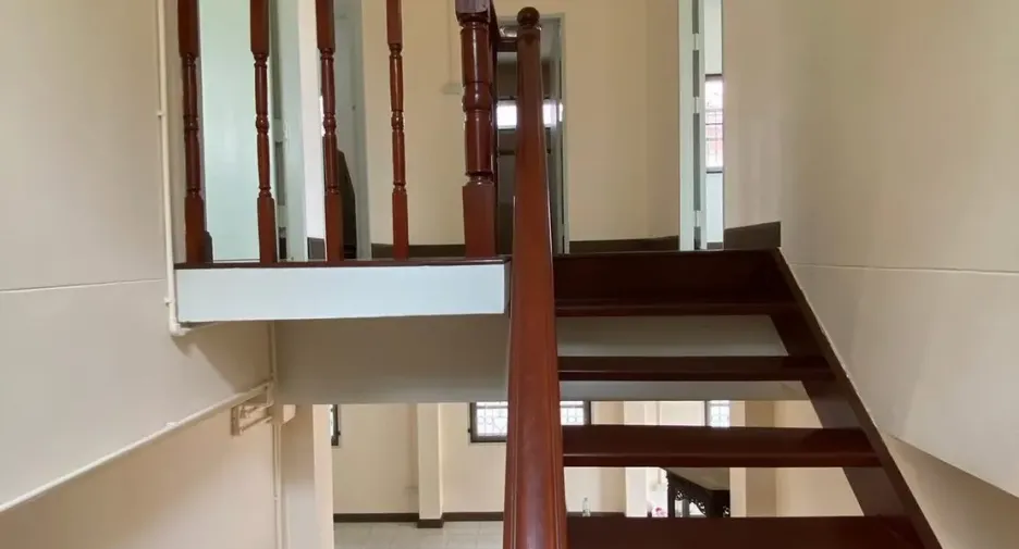 Haus zum Kauf mit 4 Zimmer in Min Buri, Bangkok