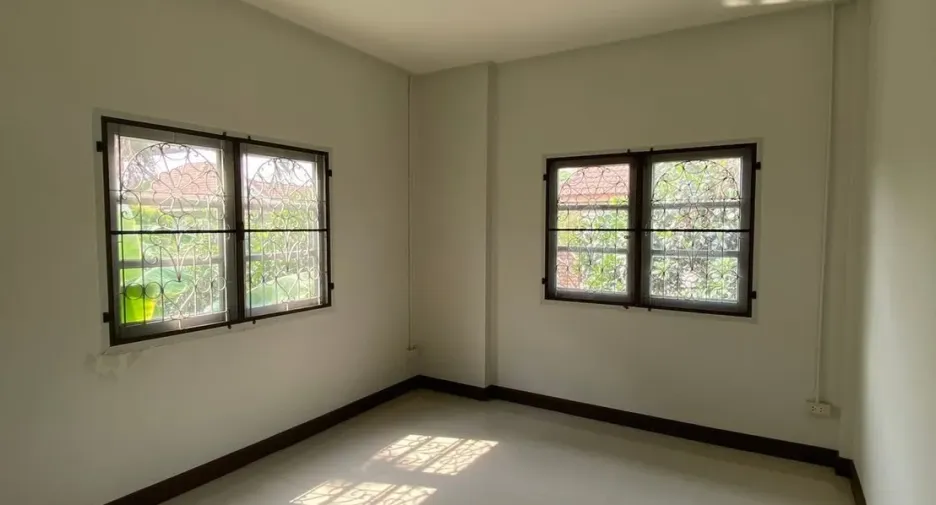 Haus zum Kauf mit 4 Zimmer in Min Buri, Bangkok