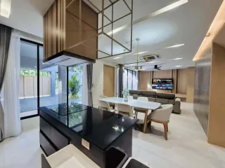 Villa en venta y en alquiler de 3 habitaciones en Thalang, Phuket